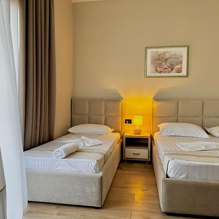 Hotel Denta Radhimë Exteriör bild