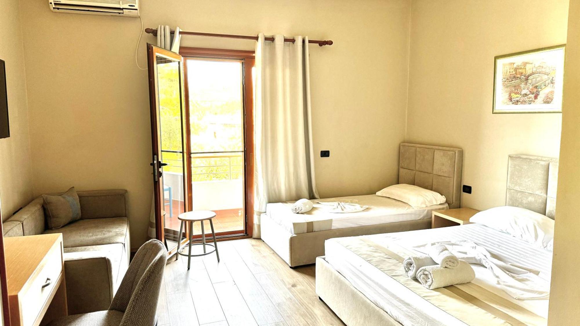 Hotel Denta Radhimë Exteriör bild
