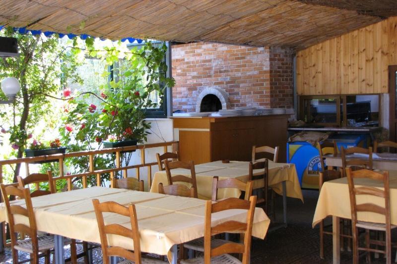 Hotel Denta Radhimë Exteriör bild