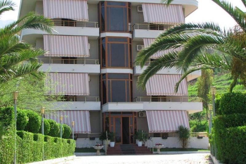 Hotel Denta Radhimë Exteriör bild